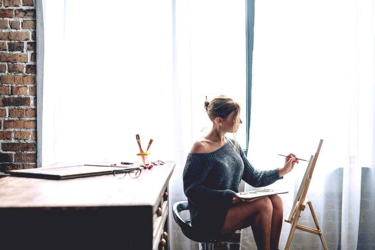 Moderne Büroräume mit kreativer Arbeitsatmosphäre